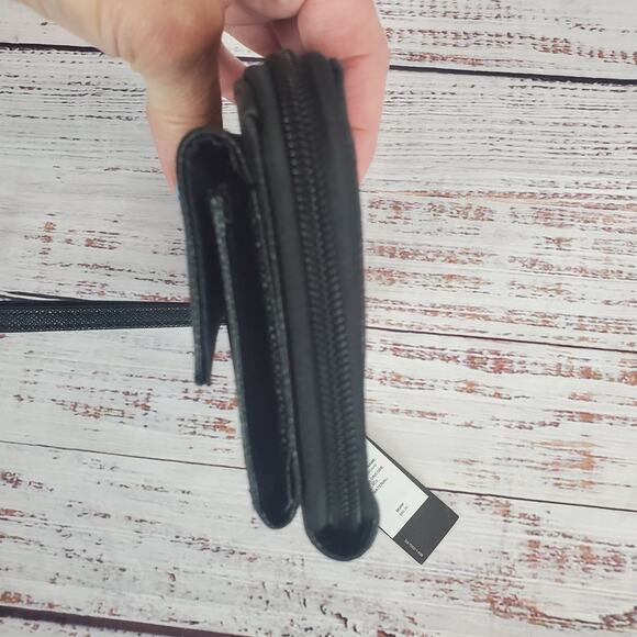Tahari Black Front Pocket Organizer Wristlet Wallet All in one New with tag - Picture 9 of 14